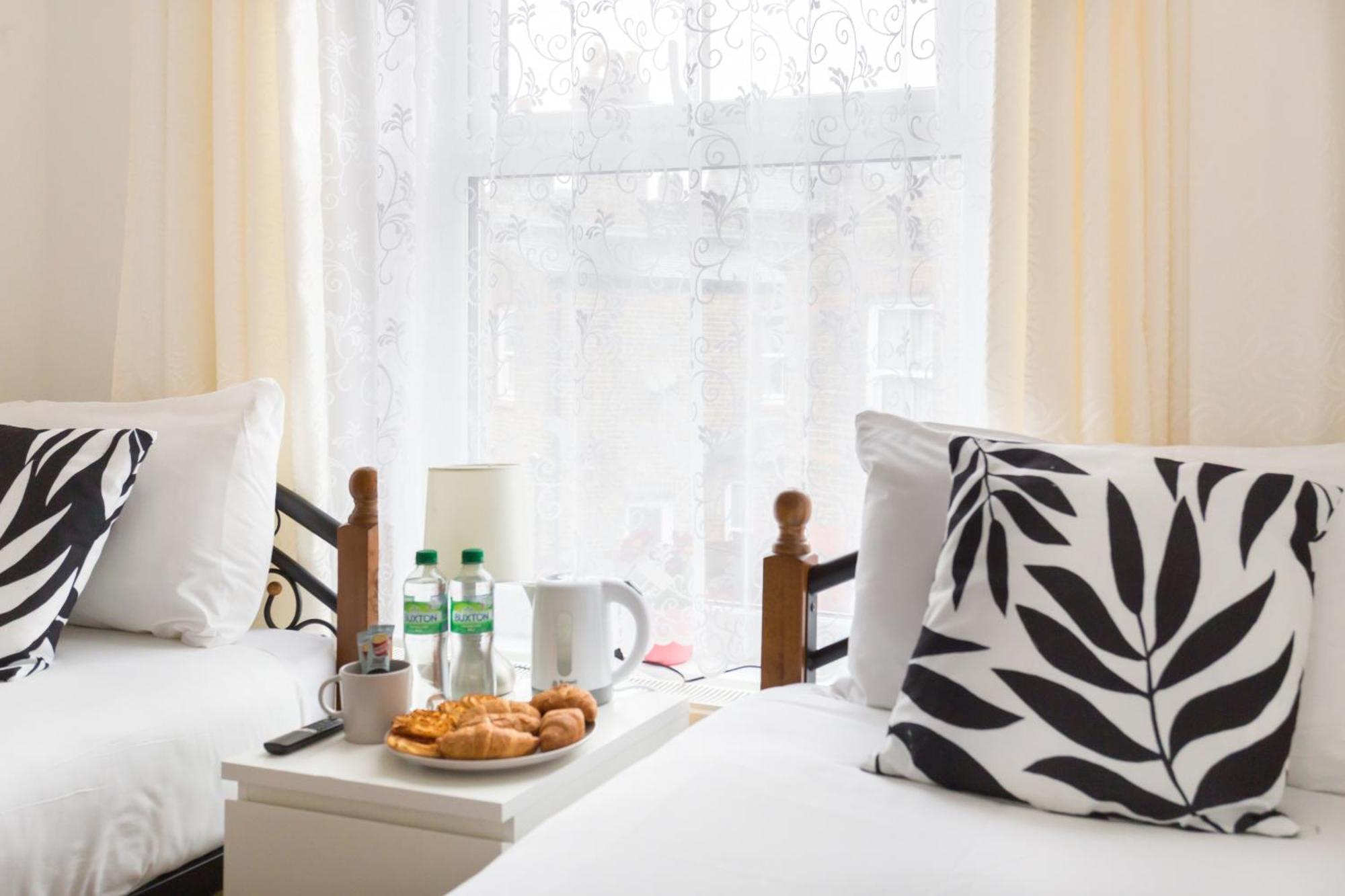 Wood Green Budget Rooms - Next To Mall & Metro Station - 10 Min To City Center 런던 외부 사진