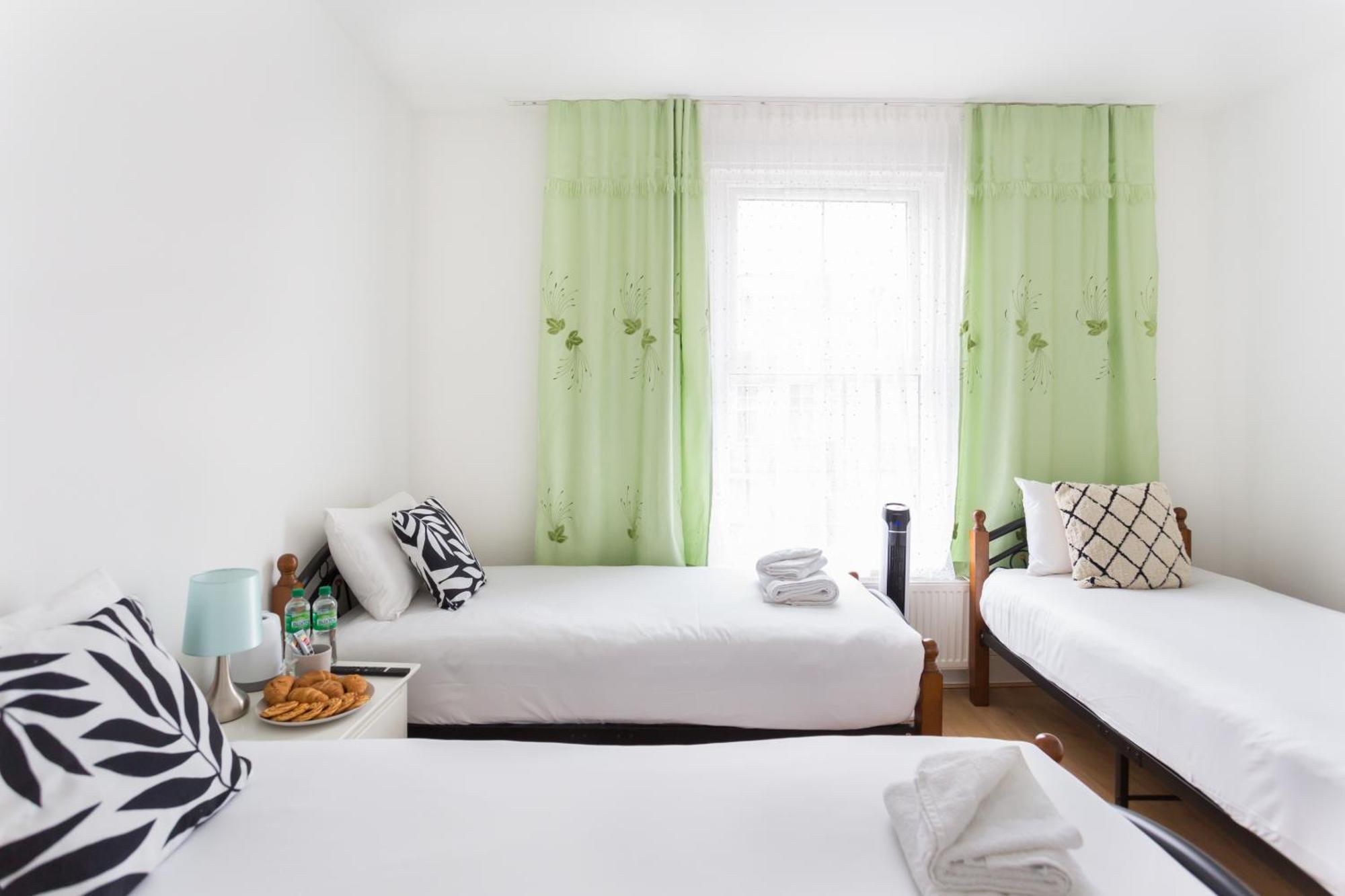 Wood Green Budget Rooms - Next To Mall & Metro Station - 10 Min To City Center 런던 외부 사진